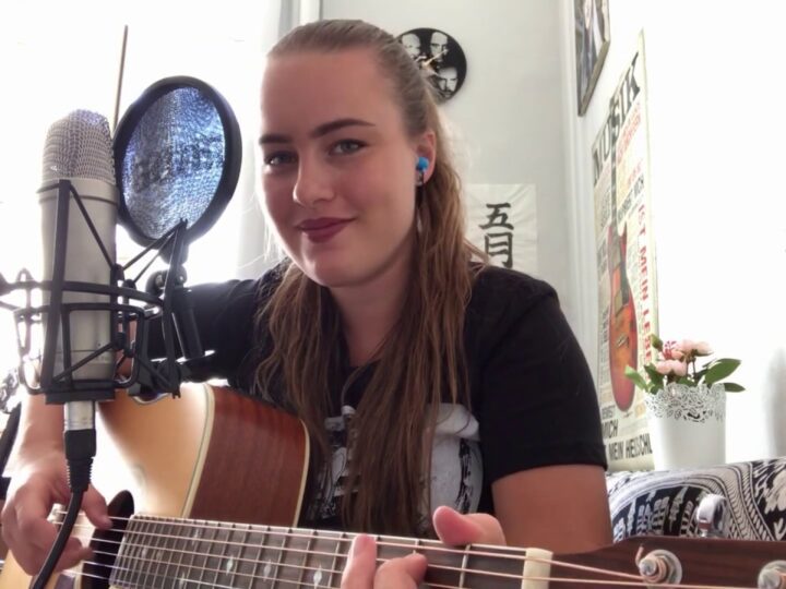 Bloom – the paper kites cover