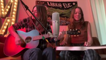 Roberta Flack – Killing Me Softly (Larkin Poe Cover)