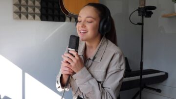 Savage Love – Jason Derulo & Jawsh 685 | Allie Sherlock cover